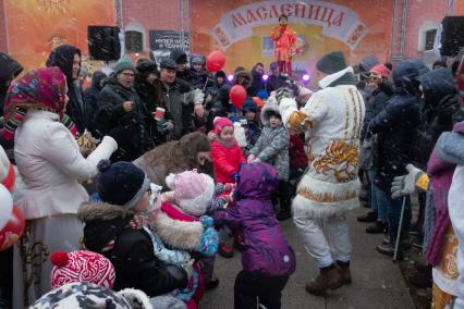 Санкт-Петербург. Во время праздничных гуляний в честь Широкой Масленицы.