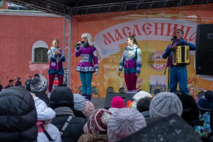 Санкт-Петербург. Во время праздничных гуляний в честь Широкой Масленицы.