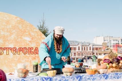 Самара. Участники масленичных гуляний.