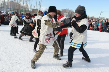 Иркутск.  Во время масленичных гуляний.