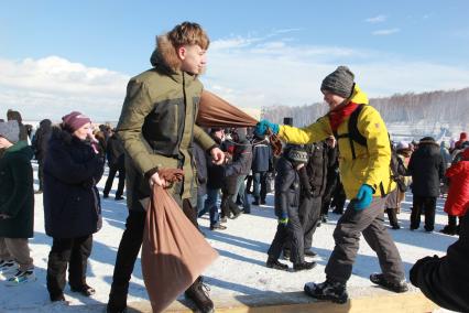 Иркутск.  Во время масленичных гуляний.