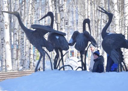 Ханты-Мансийск. Скульптуры в городском парке.