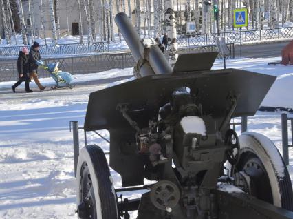 Ханты-Мансийск.   На улице города.