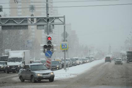 Екатеринбург. Работа стационарных камер автоматической фиксации нарушений ПДД на одном из перекрестков