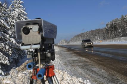 Екатеринбург. Работа мобильных камер автоматической фиксации нарушений ПДД на трассе