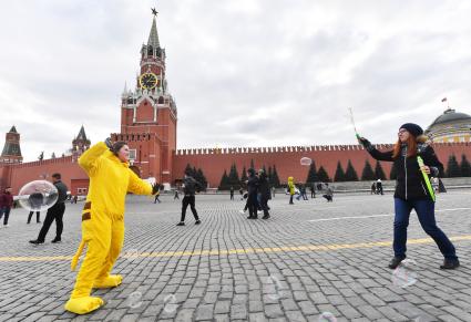 Москва. Аниматоры на Красной площади.