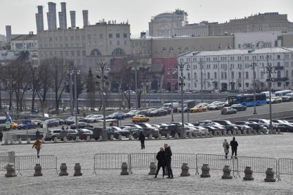 Москва. Вид на Москворецкую набережную и ГЭС 1.