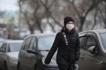 Екатеринбург. Горожане в медицинских масках во время эпидемии коронавируса COVID-19