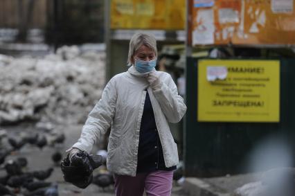 Екатеринбург. Горожане в медицинских масках во время эпидемии коронавируса COVID-19