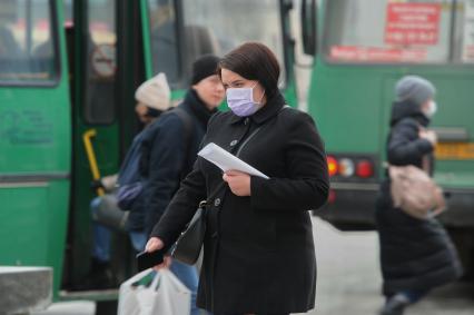 Екатеринбург. Горожане в медицинских масках во время эпидемии коронавируса COVID-19