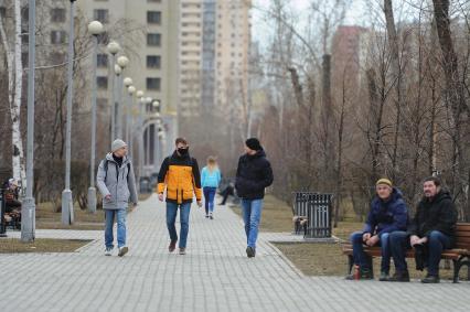 Екатеринбург. Горожане во время нерабочей недели объявленной президентом РФ для снижения темпов распространения коронавируса COVID-19