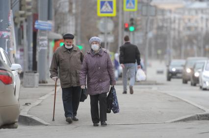 Екатеринбург. Горожане во время нерабочей недели объявленной президентом РФ для снижения темпов распространения коронавируса COVID-19