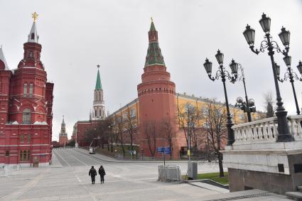 Москва. Полицейские на Манежной площади.