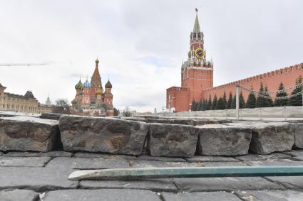 Москва. Ремонт брусчатки на Красной площади.