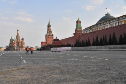 Москва. Вид на пустую  Красную площадь.