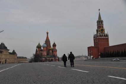 Москва.   Сотрудники полиции на Красной площади.