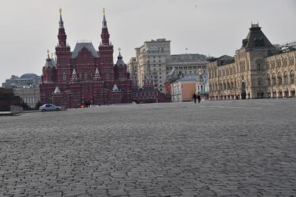 Москва. Вид на пустую  Красную площадь.