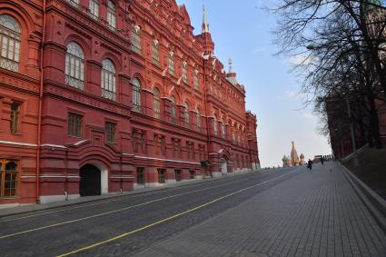 Москва.   Кремлевский проезд.