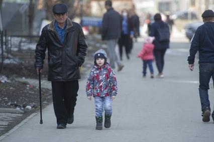 Екатеринбург. Горожане гуляют во время режима самоизоляции, введеного из-за распространения коронавирусной инфекции COVID-19