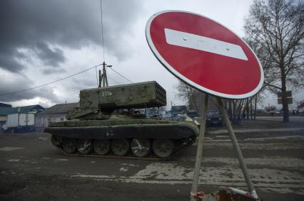 Екатеринбург. Колонна военной техники учавствующей в репетиции парада. На фото: тяжелая огнеметная система ТОС-1а \'Солнцепек\'