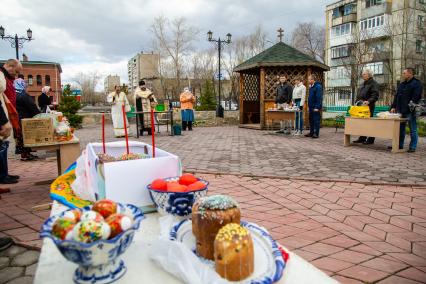 Челябинск. Освящение Пахальных куличей.