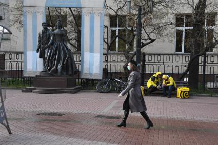 Москва. Прохожие на Старом Арбате.