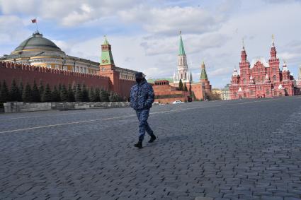 Москва. Вид на пустую Красную площадь.