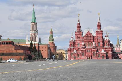 Москва. Вид на пустую Красную площадь.