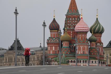 Москва. Вид на храм Василия Блаженного.