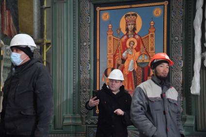 Московская область. Во время проведения отделочных работ в  главном храме Вооруженных сил России в парке  `Патриот`.