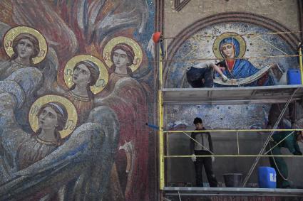 Московская область. Во время проведения отделочных работ в главном храме Вооруженных сил России в парке `Патриот`.