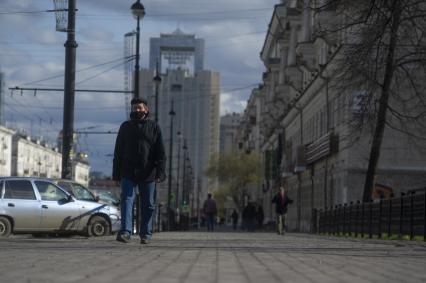 Екатеринбург. Горожане во время режима самоизоляции, введенного для нераспространения COVID-19