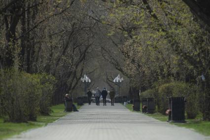 Екатеринбург. Горожане во время режима самоизоляции, введенного для нераспространения COVID-19