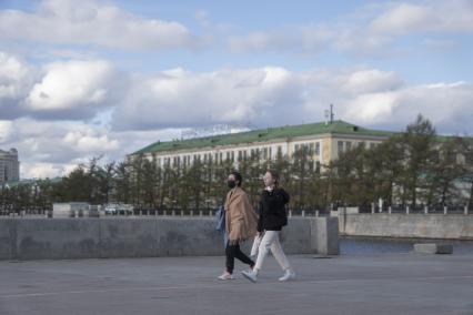 Екатеринбург. Горожане во время режима самоизоляции введеного для нераспространения коронавирусной инфекции COVID-19