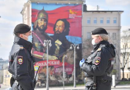 Москва. Сотрудники полиции.