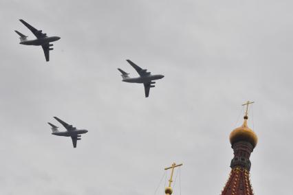 Москва. Во время репетиции воздушного парада Победы.