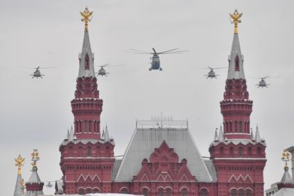 Москва. Во время репетиции воздушного парада Победы.