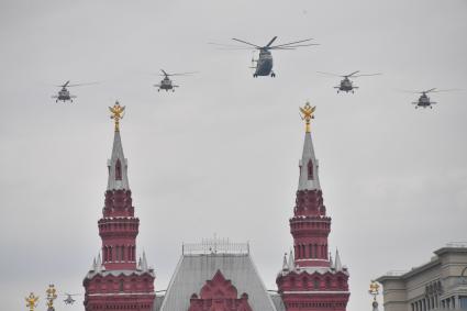 Москва. Во время репетиции воздушного парада Победы.