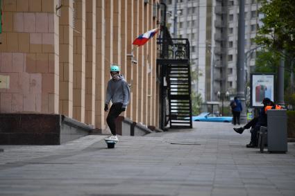 Москва. Горожане на одной из улиц города.