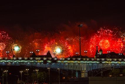 Москва. Праздничный  салют  в честь 75-летия Победы.