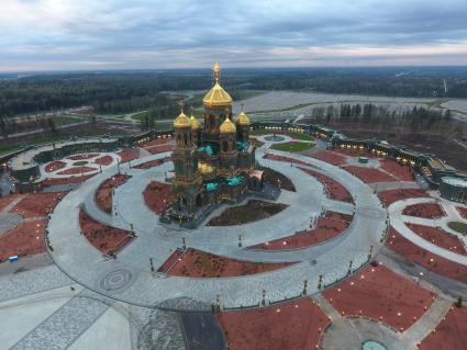 Московская область. Кубинка. Вид на храм Воскресения Христова на территории парка `Патриот`.