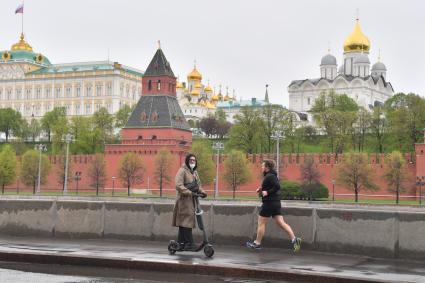 Москва. Во время воздушного парада Победы в Москве.