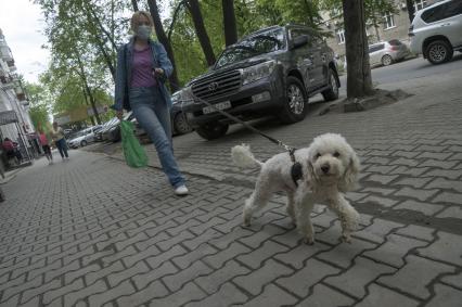 Екатеринбург. Горожане во время режима самоизоляции введеного для нераспространения новой коронавирусной инфекции COVID-19