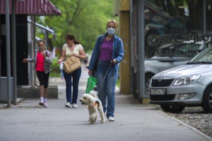 Екатеринбург. Горожане во время режима самоизоляции введеного для нераспространения новой коронавирусной инфекции COVID-19