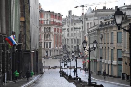 Москва. Вид на Кузнецкий мост.