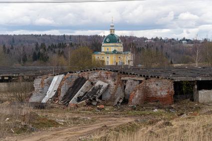 Московская область.   Солнечногорский район, сельское поселение Смирновское , церковь Архангела Михаила.