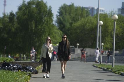 Екатеринбург. Горожане во время режима самоизоляции введеного для нераспространения новой коронавирусной инфекции COVID-19