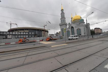 Москва. Вид на Московскую соборную мечеть во время праздника Ураза-байрам.