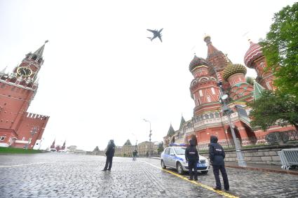 Москва. Во время  воздушного парада Победы в Москве.