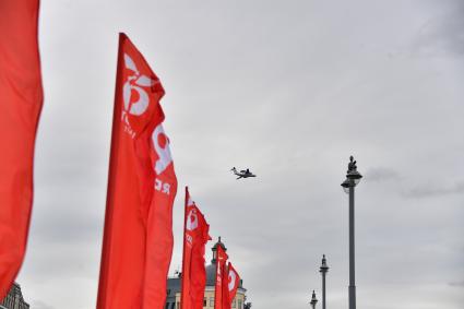 Москва. Во время  воздушного парада Победы в Москве.